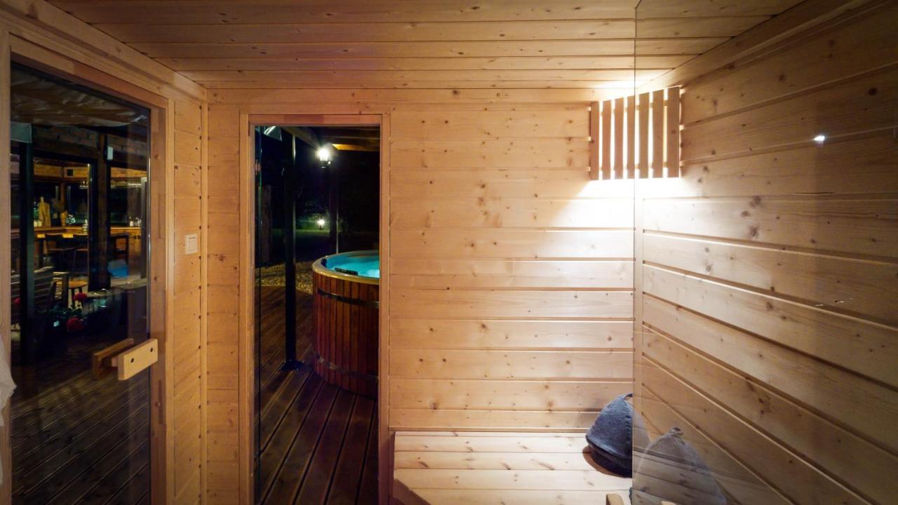 Апартаменты Althaus Сашино Экстерьер фото